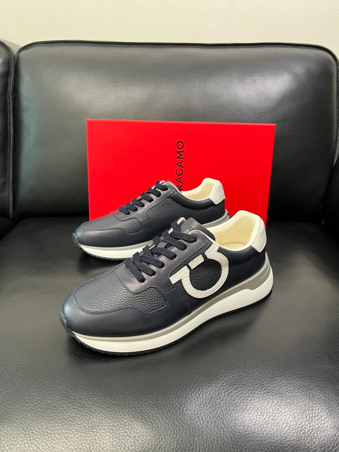 Men's shoes 💰840 Ferragamo High-quality top crafts Ferragamo counters sell original factory configuration at the same time, imported original cowhide from Italy, imported water-dyed cow lining, soles: original factory special original soles are super comfortable, original factory and single goods, welcome to compare at the same time at the counter, code number 38-44 (customized 45 46)